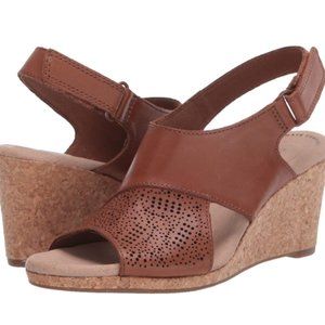CLARKS 🤎 Chic! Genuine Leather Comfort Wedge Sandals • Neutral Tobacco Tan!